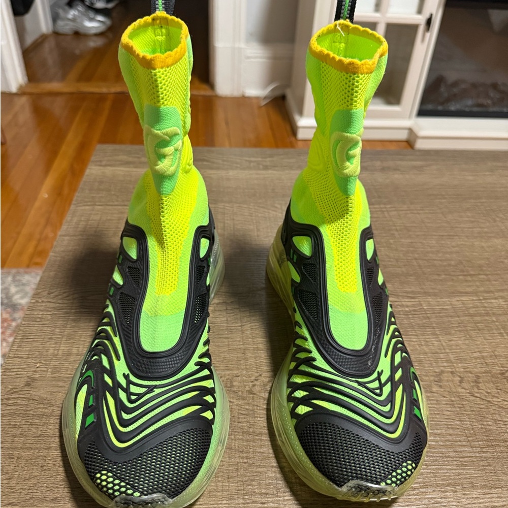 Gucci Men’s Neon Yellow and Black Sneakers